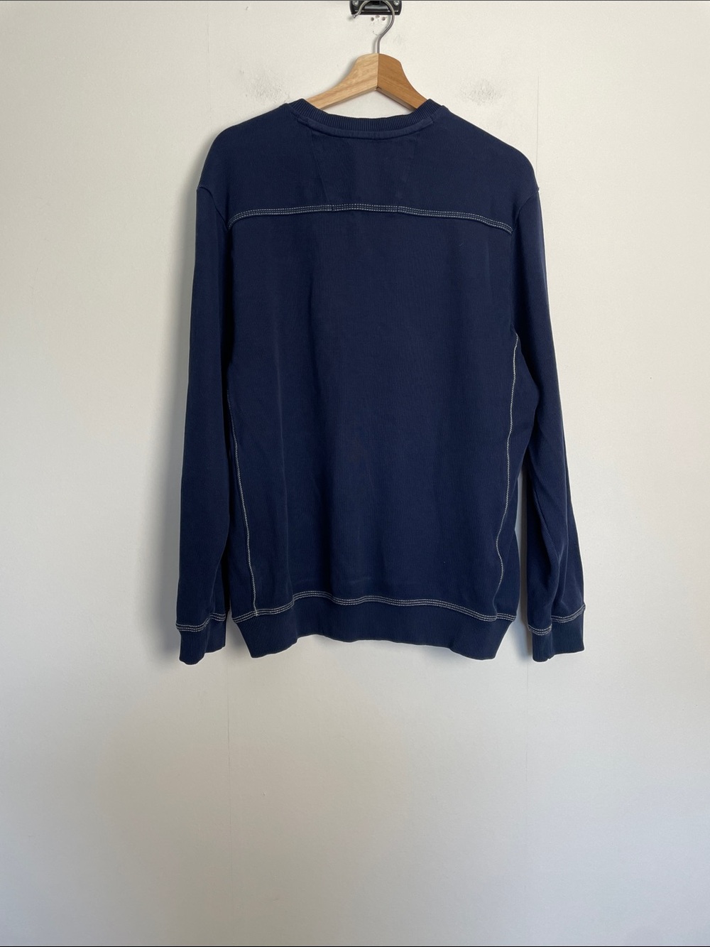 Tommy Bahama Men's M Navy Blue Crewneck Sweatshirt Pullover Casual Outdoor - Picture 4 of 7